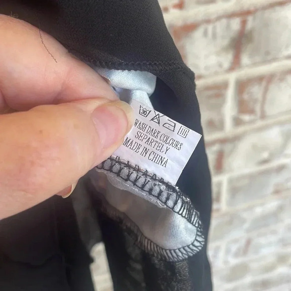 Amzplus Animal print Angled Hem V-neck Tunic Top - Picture 8 of 9